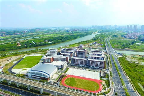 云东海学校9月开学 周边道路加紧施工