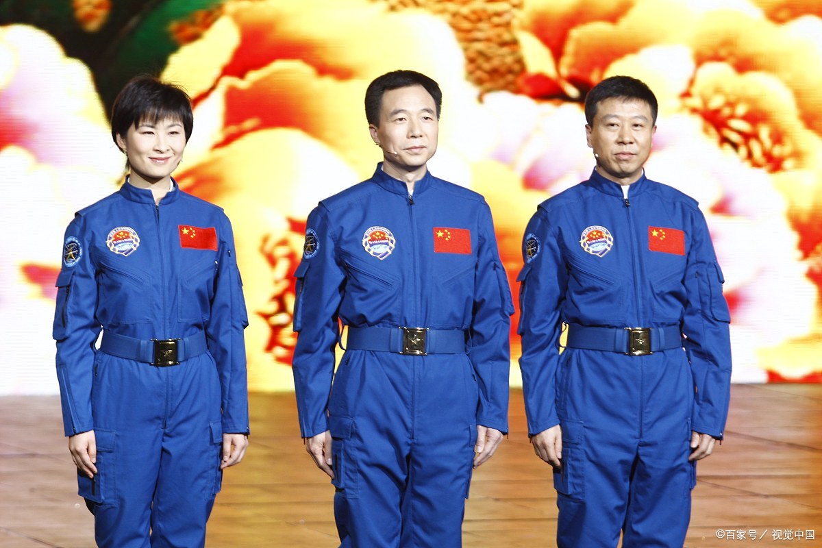 解放军航天员大队,谁是神舟十七号飞行乘组成员