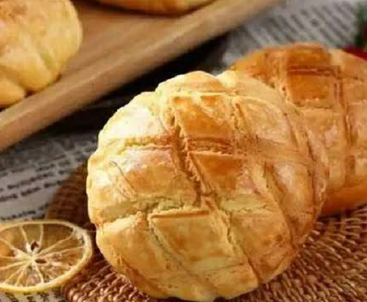 外酥里嫩的脆皮菠萝包,做法简单,孩子超爱吃,赶紧试试!