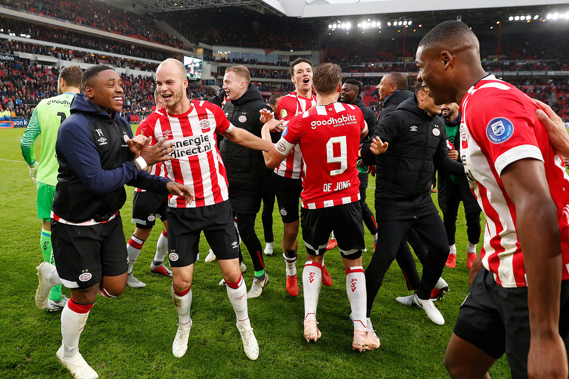 埃因霍温青年队vs阿贾克斯青年队 双方整体实力基本差距不大,不过就