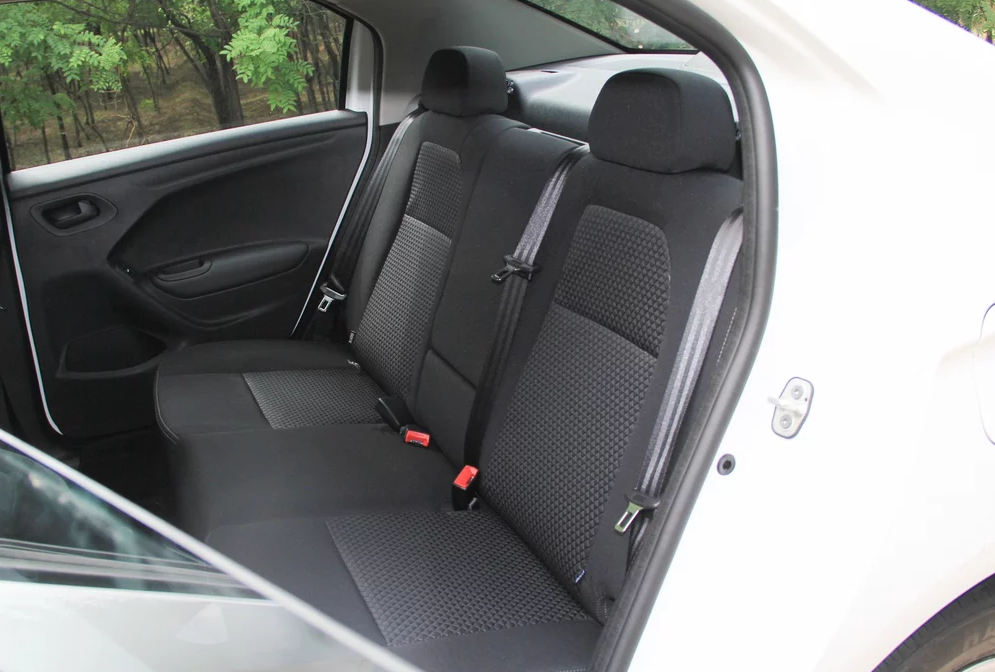 整体十分大气靓丽的雪铁龙全新爱丽舍