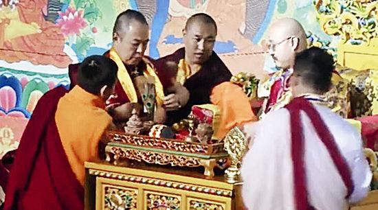 白玛奥色法王吴达镕妻子吴慈欣照片,解密吴达镕变成活佛经历