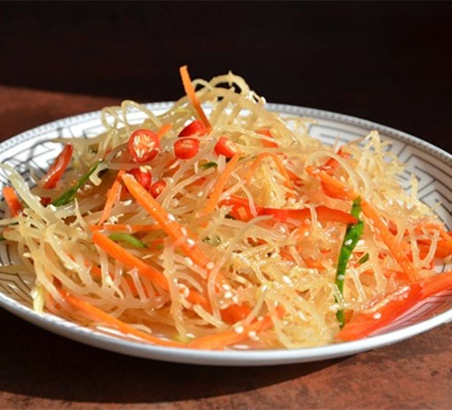 山东有名的一道凉菜,很少人知道菜的原名,网友:味道很不错!