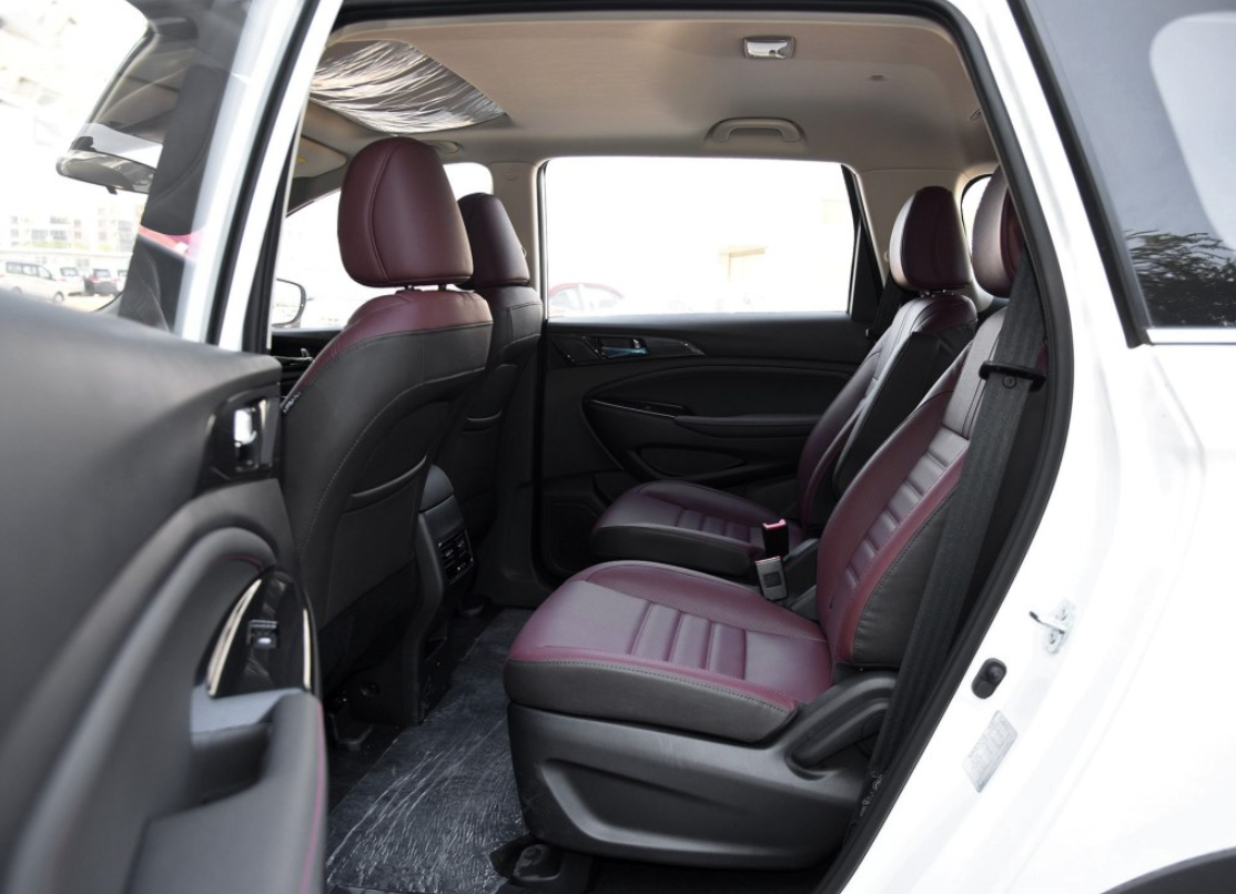 欧尚a800的优点要了解,整车隔音效果不错,空间宽敞悬挂舒适