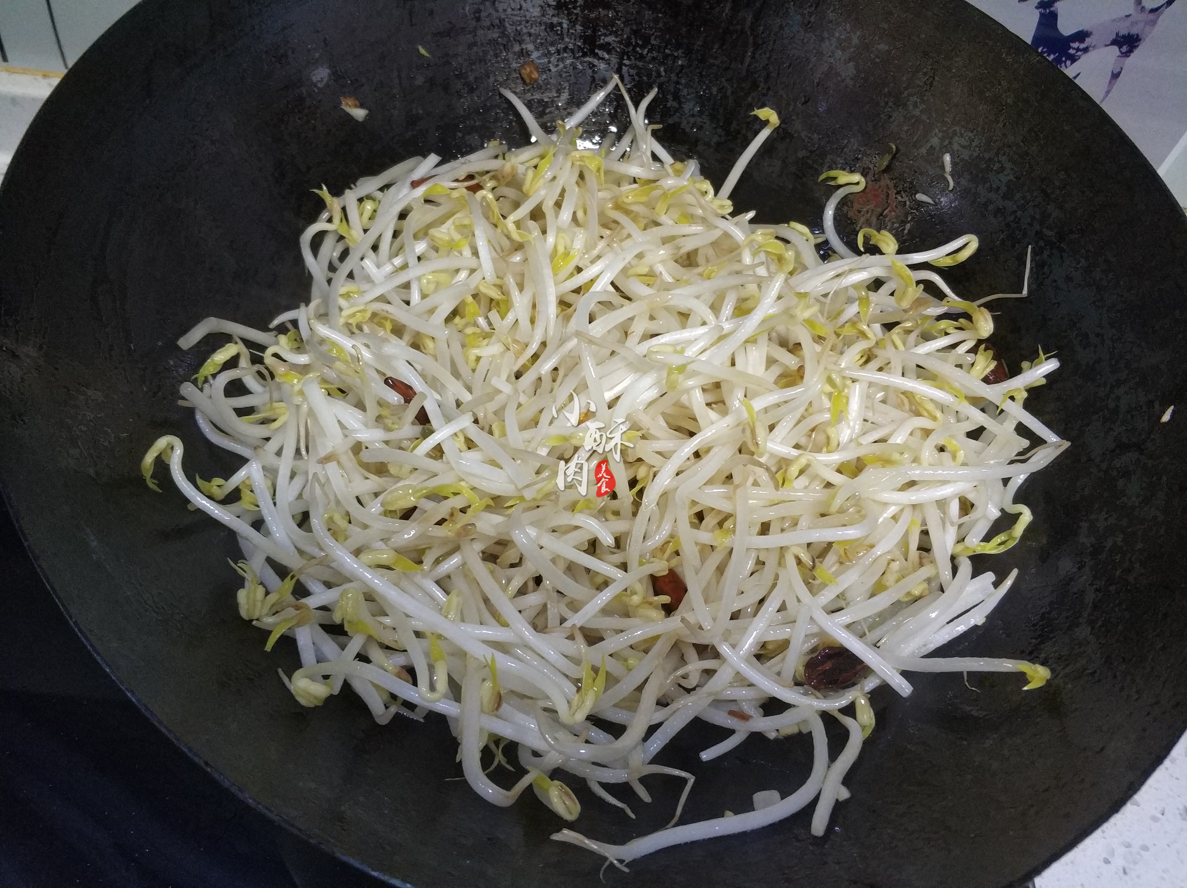 炒绿豆芽时别直接下锅,多加这一步,豆芽脆爽入味,百吃不厌