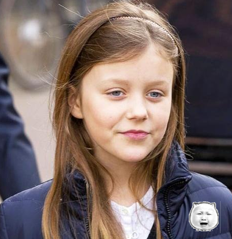 丹麦王室诞生60年的第一位公主,眼睛像湖水清澈,为颜值增加绚丽