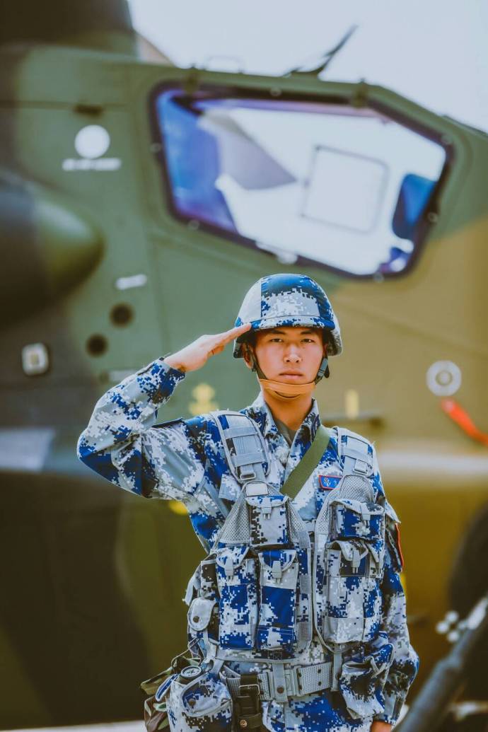 《真正男子汉》王威开微博惨遭被骂,网友:这样炒作怪不得退伍!