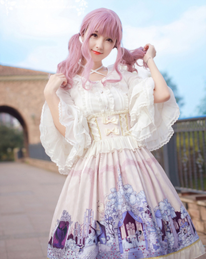 "洛丽塔能让美女变仙女,丑女变成显眼的丑女 "你怎么看?