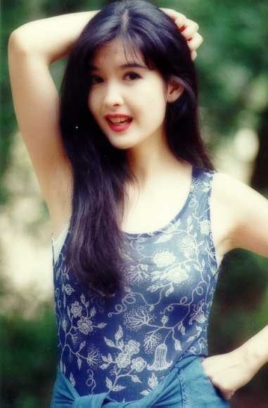 不老女神周慧敏,身材紧致容颜依旧,健身实现冻龄