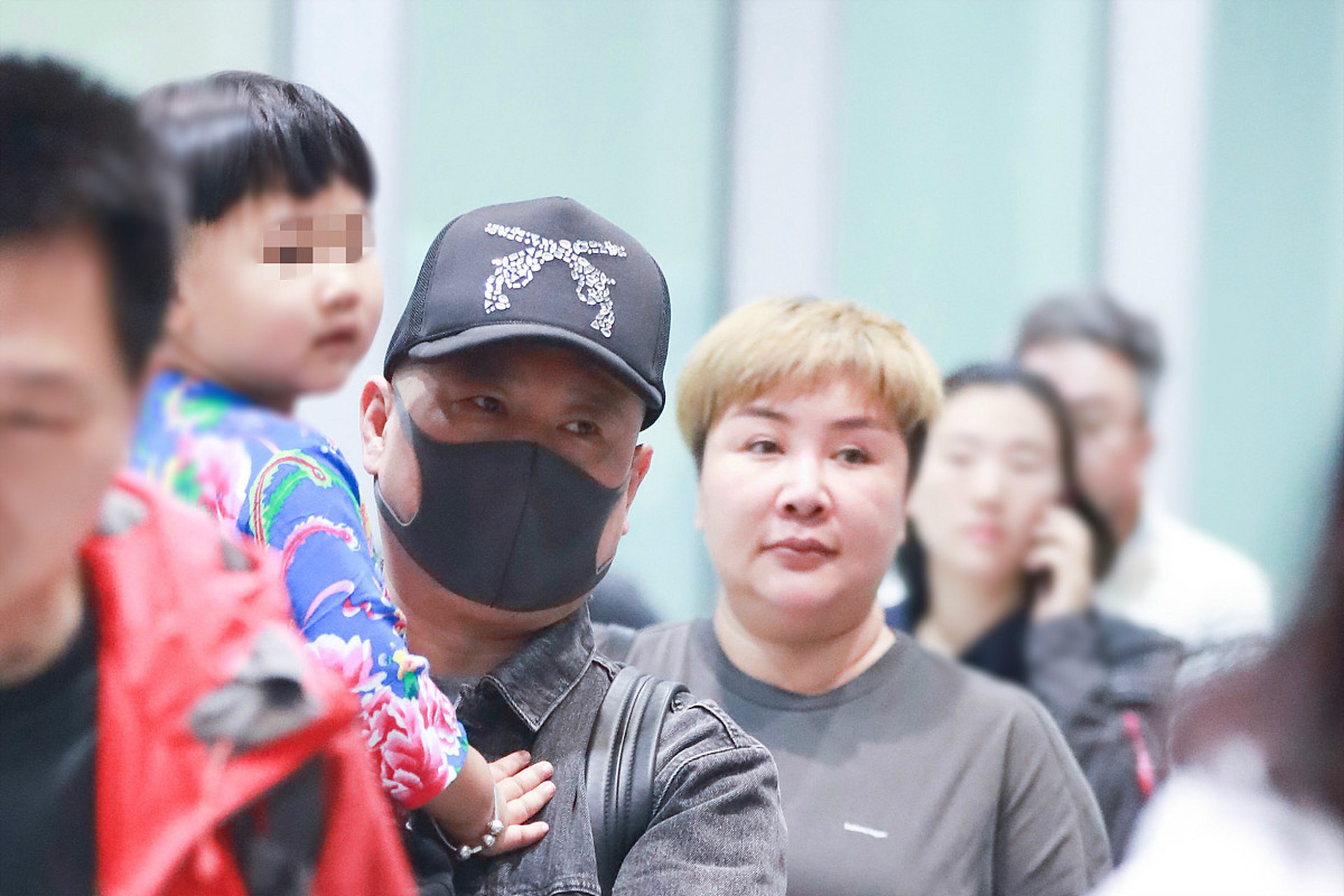 网上有句话:郭麒麟拿到于谦家产的几率,都比拿到郭德纲家产概率殷大