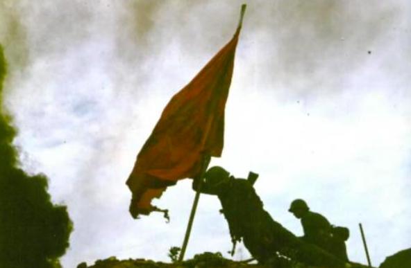 古代战场上,扛旗士兵手无寸铁,为什么没人去杀他?原因很简单