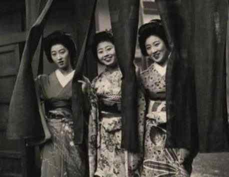 日本投降后，为什么要让七万日本妇女，去当美军的“慰安妇”？-袁载誉