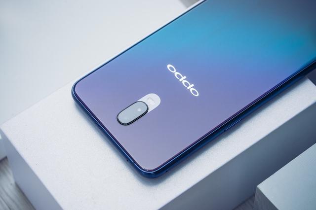 oppo r17流光蓝图赏,颜值与体验皆出色的时尚精品