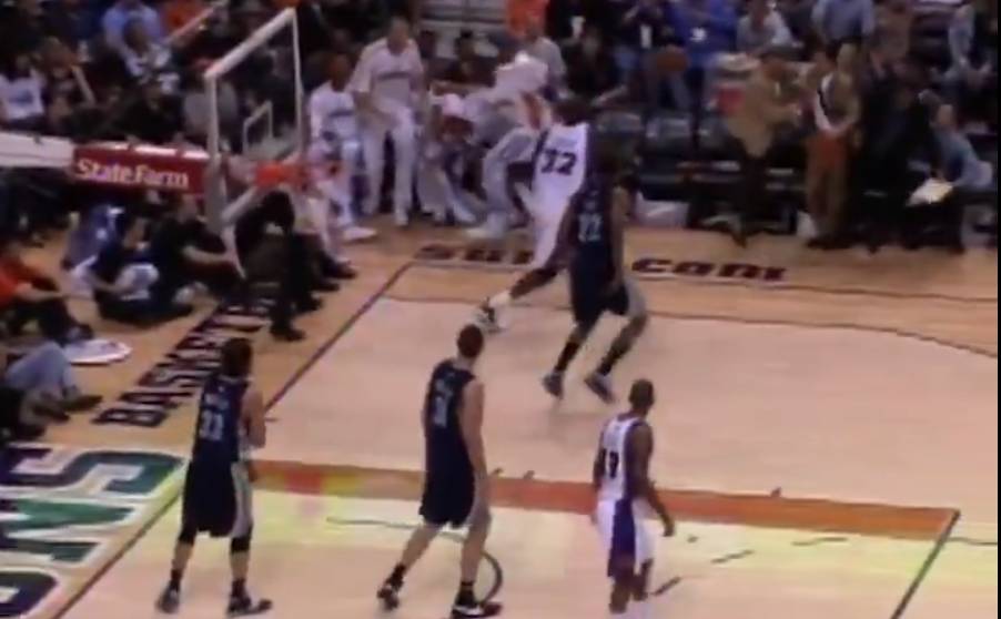 十二年前的今天:奥尼尔边线救球"名场面"