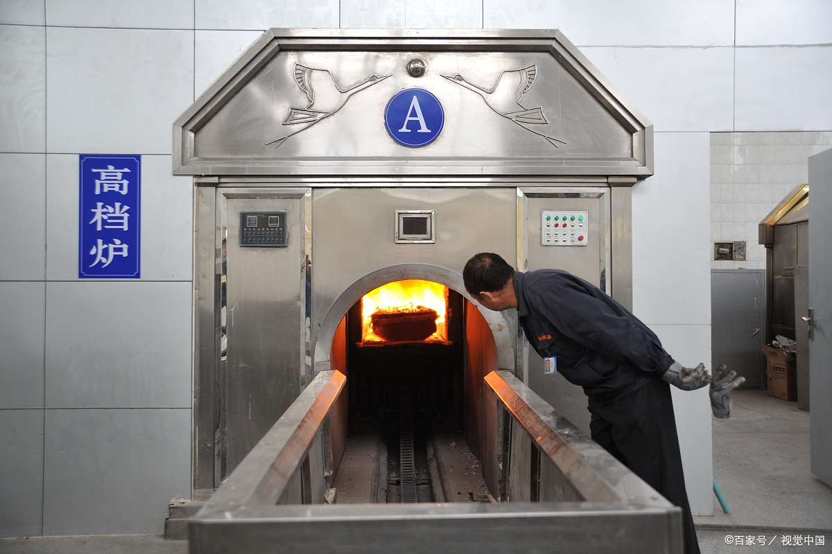 火葬场火化遗体时为什么不让家属靠近