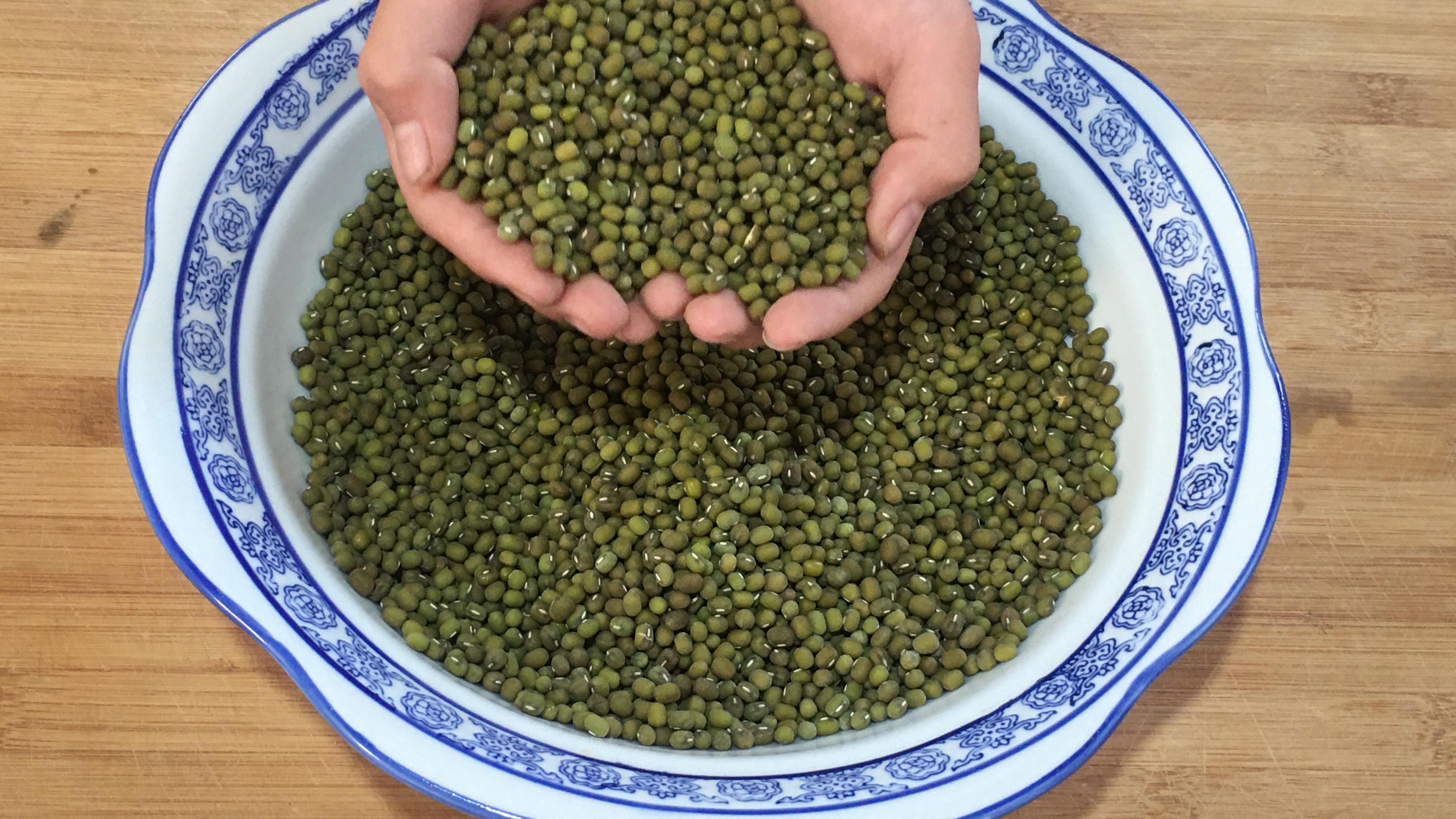 煮绿豆粥有窍门,教你简单一招,绿豆个个开花,很多人都煮错了