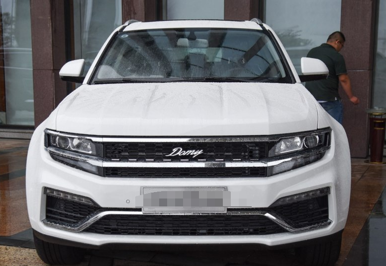 众泰汽车-大迈x7,整车线条优美流畅,符合年轻人审美