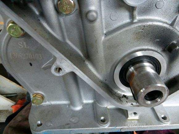 曲轴油封漏油原因,曲轴油封安装方法