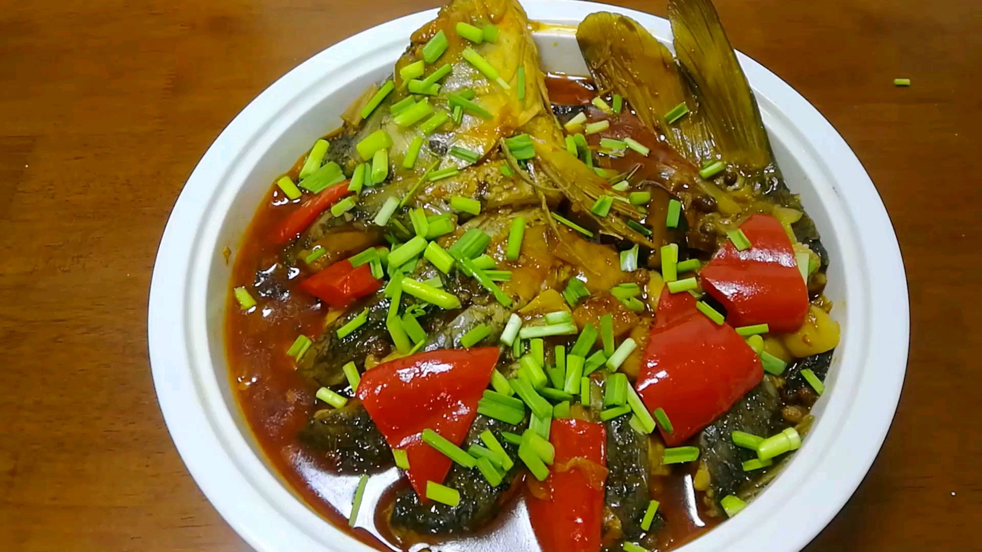鲤鱼和啤酒最特别的做法,去腥留鲜,好吃到连汤都不剩