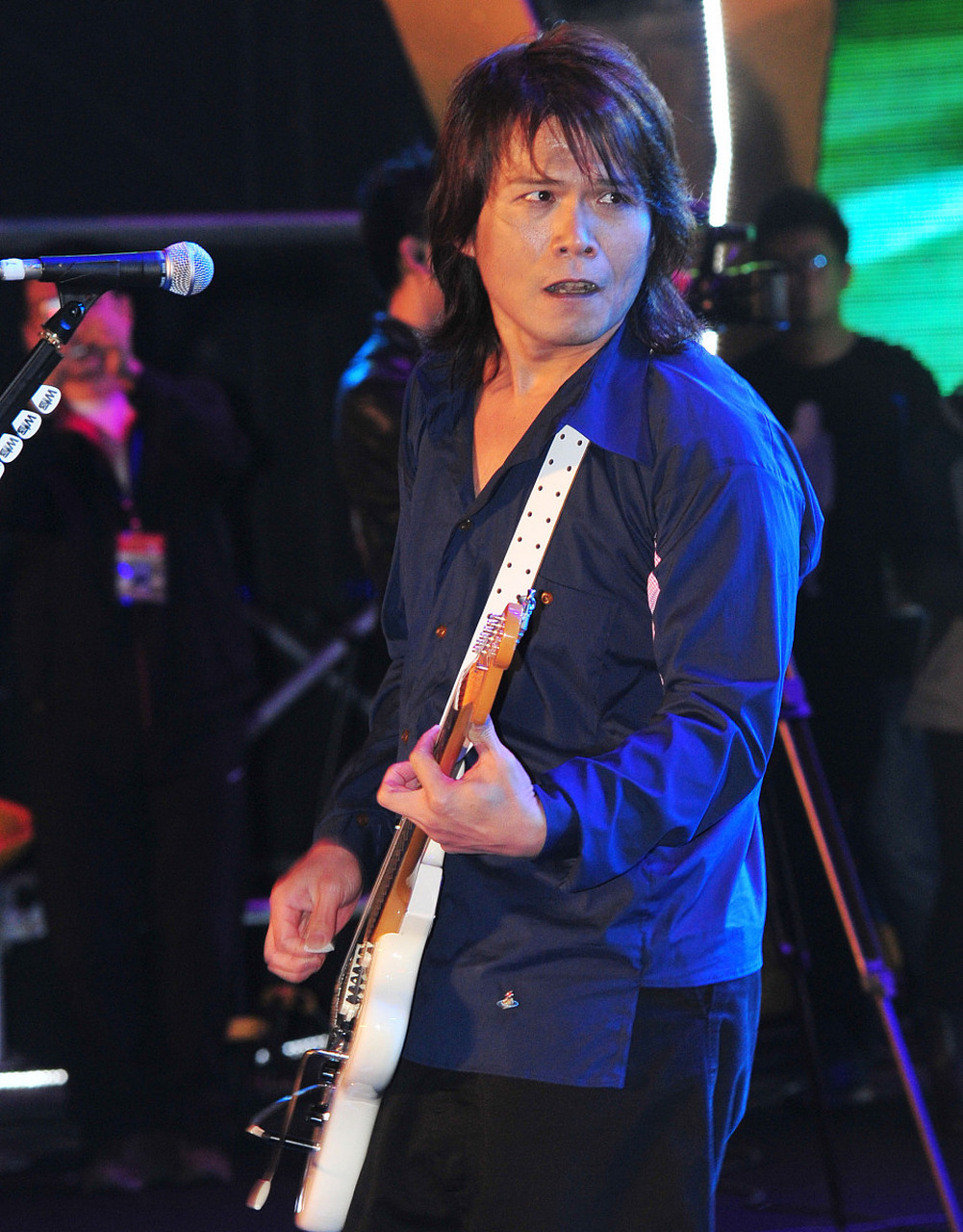 伍佰,因一个举动,引发热议!