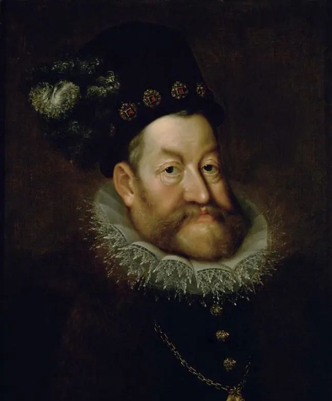 耳朵里的艺术馆-阿尔钦博托