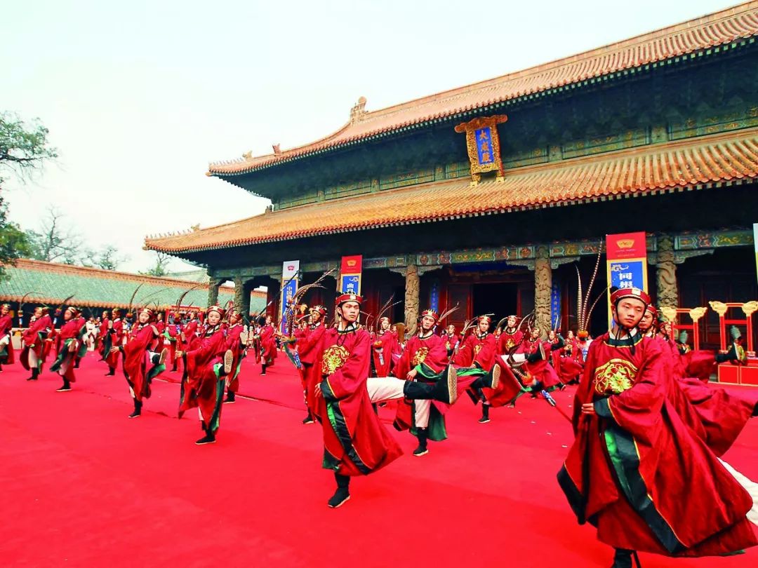 而且濟寧還有獨特的 傳統民俗風情——祭孔大奠 更是名揚海外