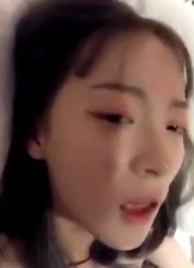 莉哥:我没有录不雅视频,纹身男也不认识,网友:我们看了800遍