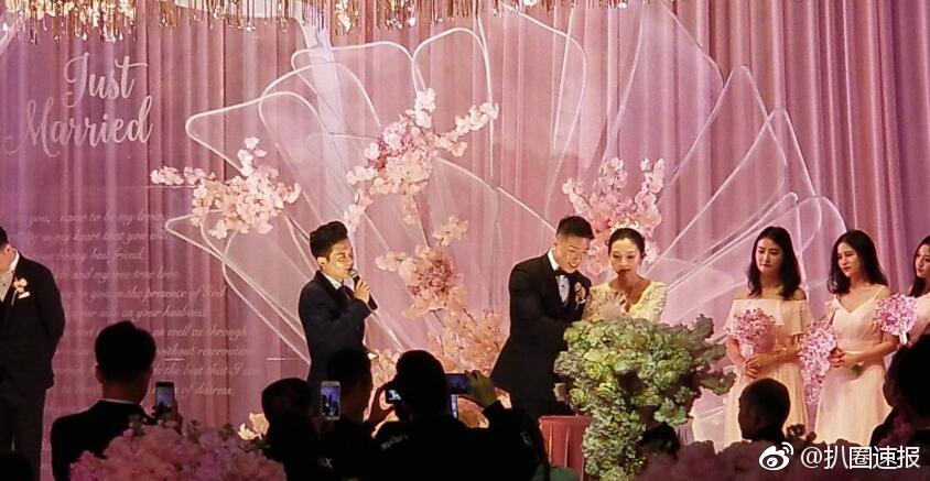 德云社"烧饼"结婚了,相声界两位大师到场道贺,郭麒麟担任伴郎