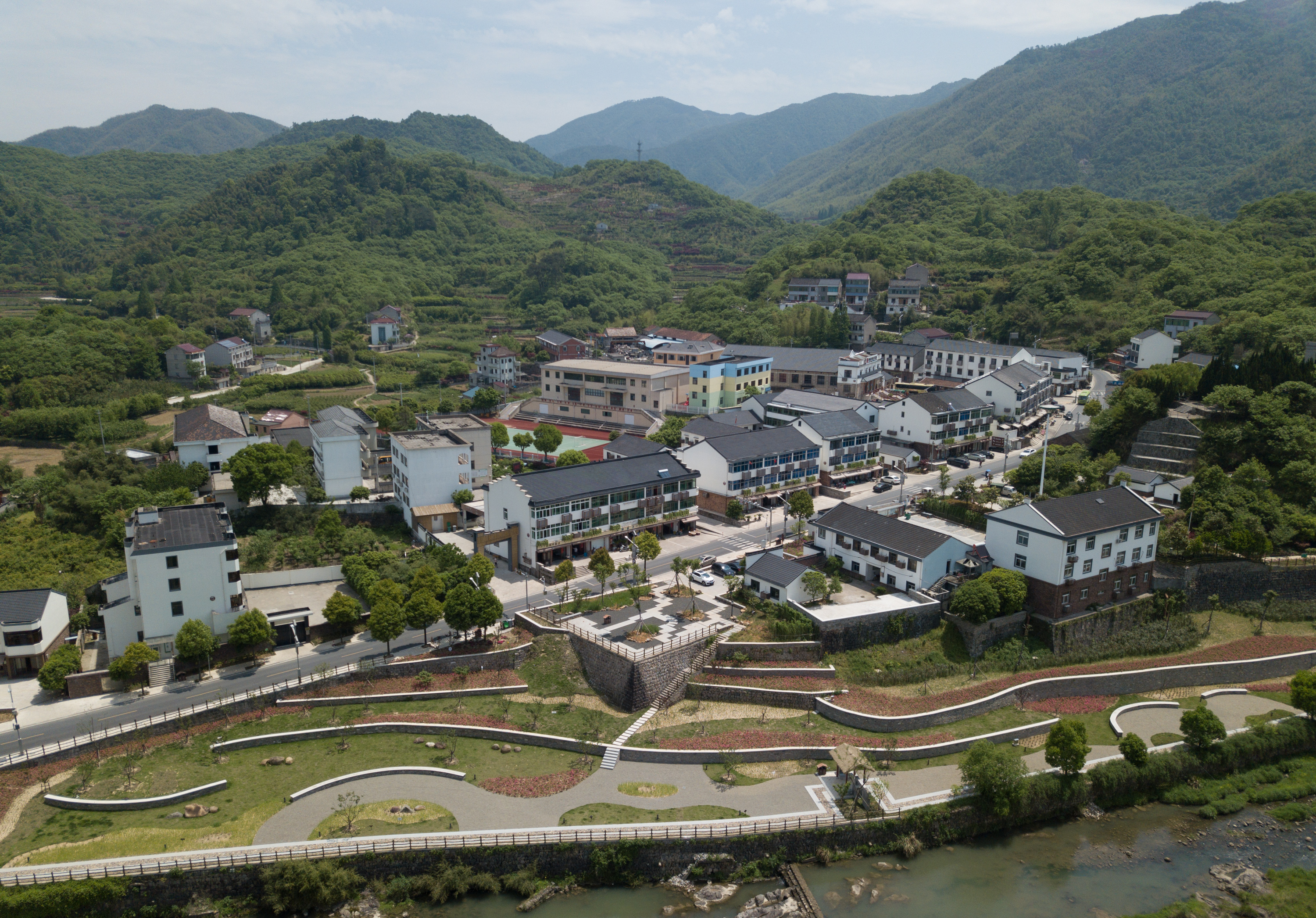 新华社评论员:厚植生态文明 耕耘美丽中国(9)