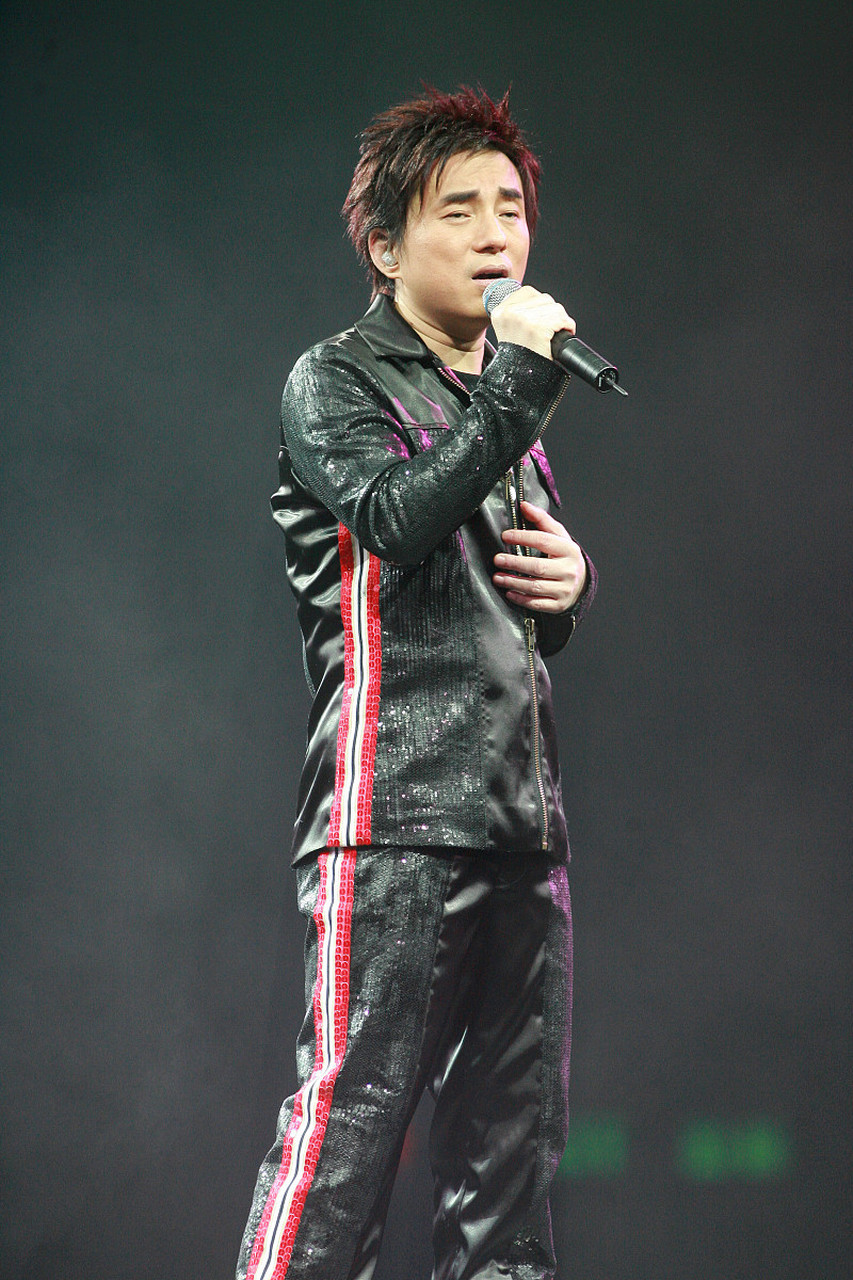 一个不帅,但声音很好听的老歌手——吕方!