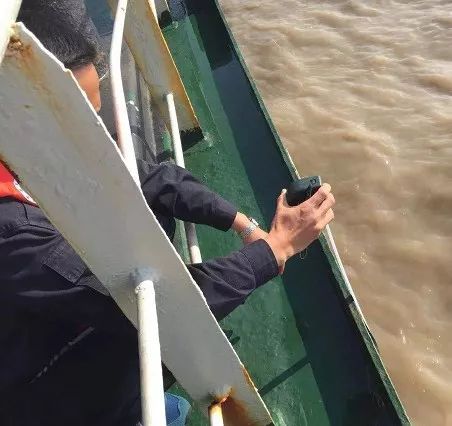 内河船舶千万别超载!不信你看