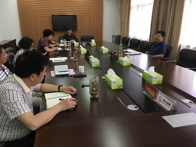 安康人大:邹俊杰主持召开分管工委学习会议