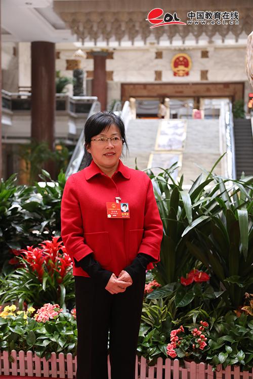 张咏梅:网游须加强分级管理但非简单做"减法"