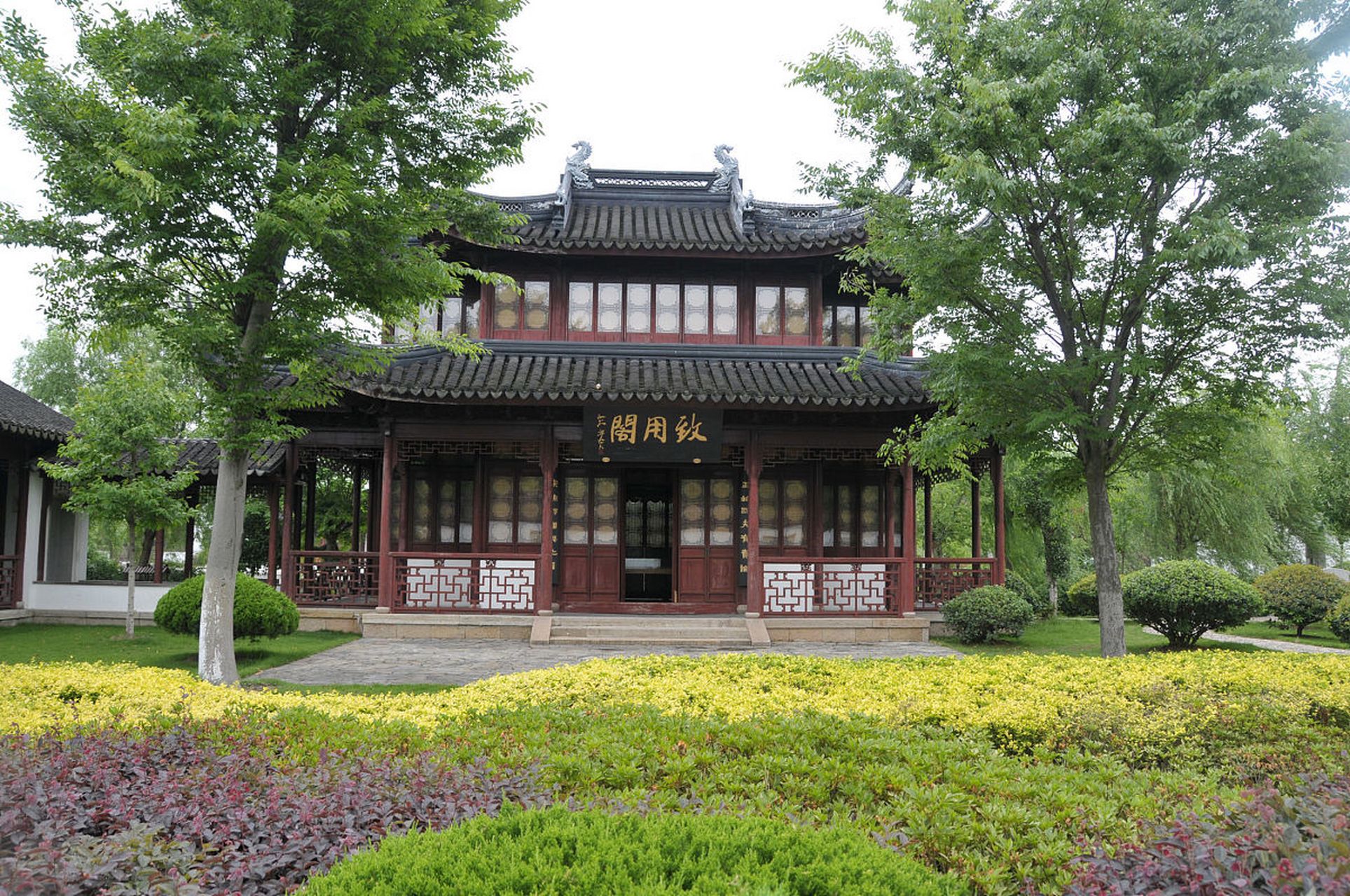 仲夏消暑季#夏天去哪玩:夏天是一个让人向往的季节,而嘉兴南湖烟雨楼