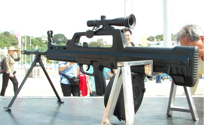 驻港部队的配用武器——qjb95班用机枪