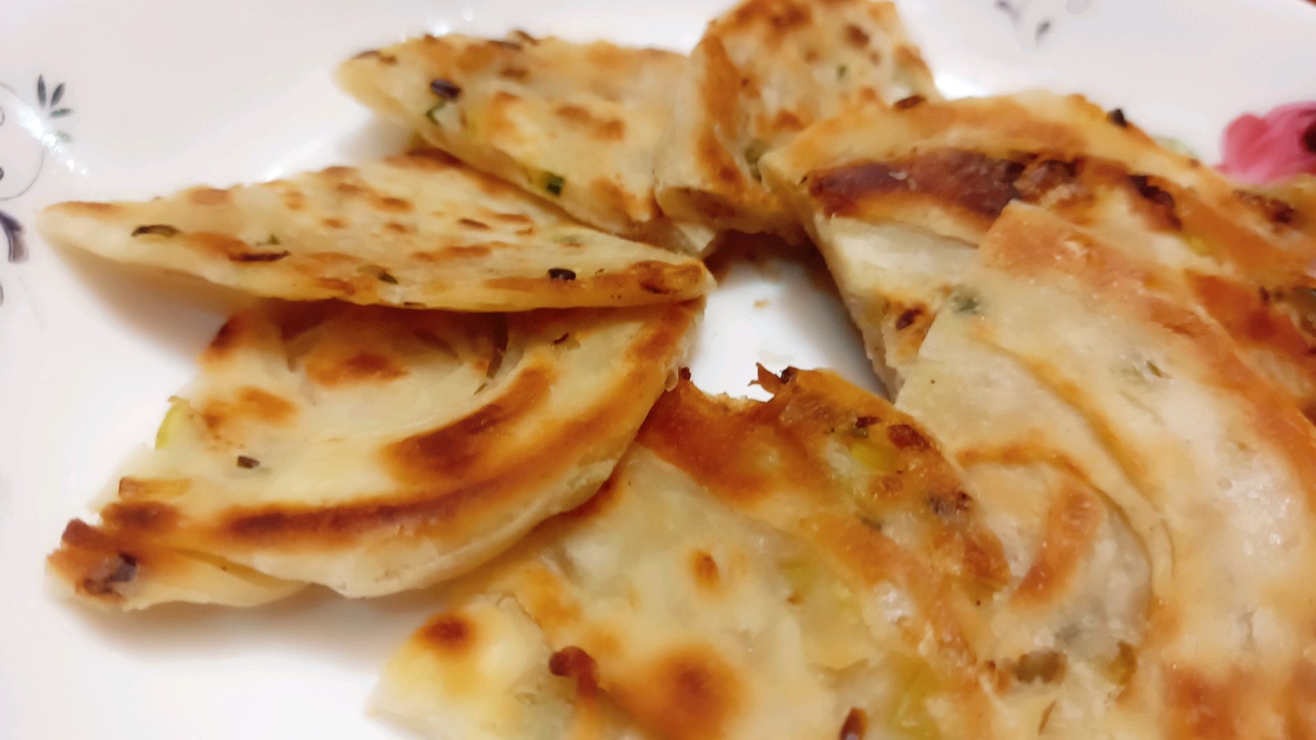 一把葱花,一碗面,做出的饼子肉不换