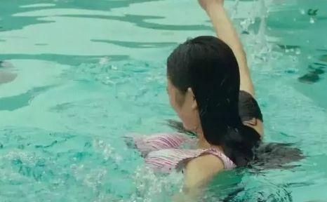 陈乔恩比基尼滑落,张翰目睹全程,问他看到了什么,这回答亮了!