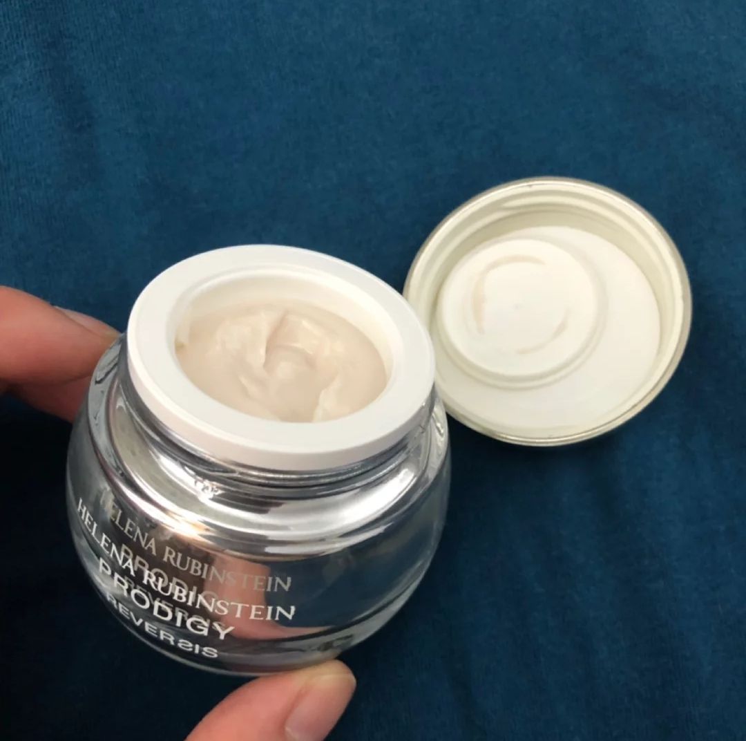 大牌抗老眼霜:兰蔻箐纯水润,小棕瓶抗蓝光,鱼子酱改善细纹