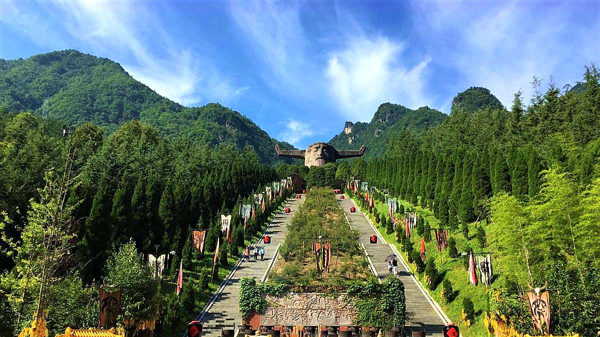 北纬30°的神秘景观-神农架