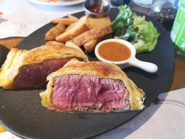 跟孙红雷做的惠灵顿牛排不同,这家西餐厅的评价是这样的!