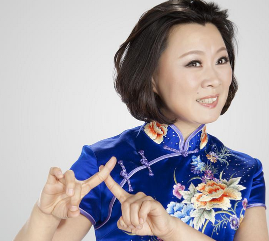 他是"最帅"星二代,却拒绝加入赵家班,独自打拼今出演男主