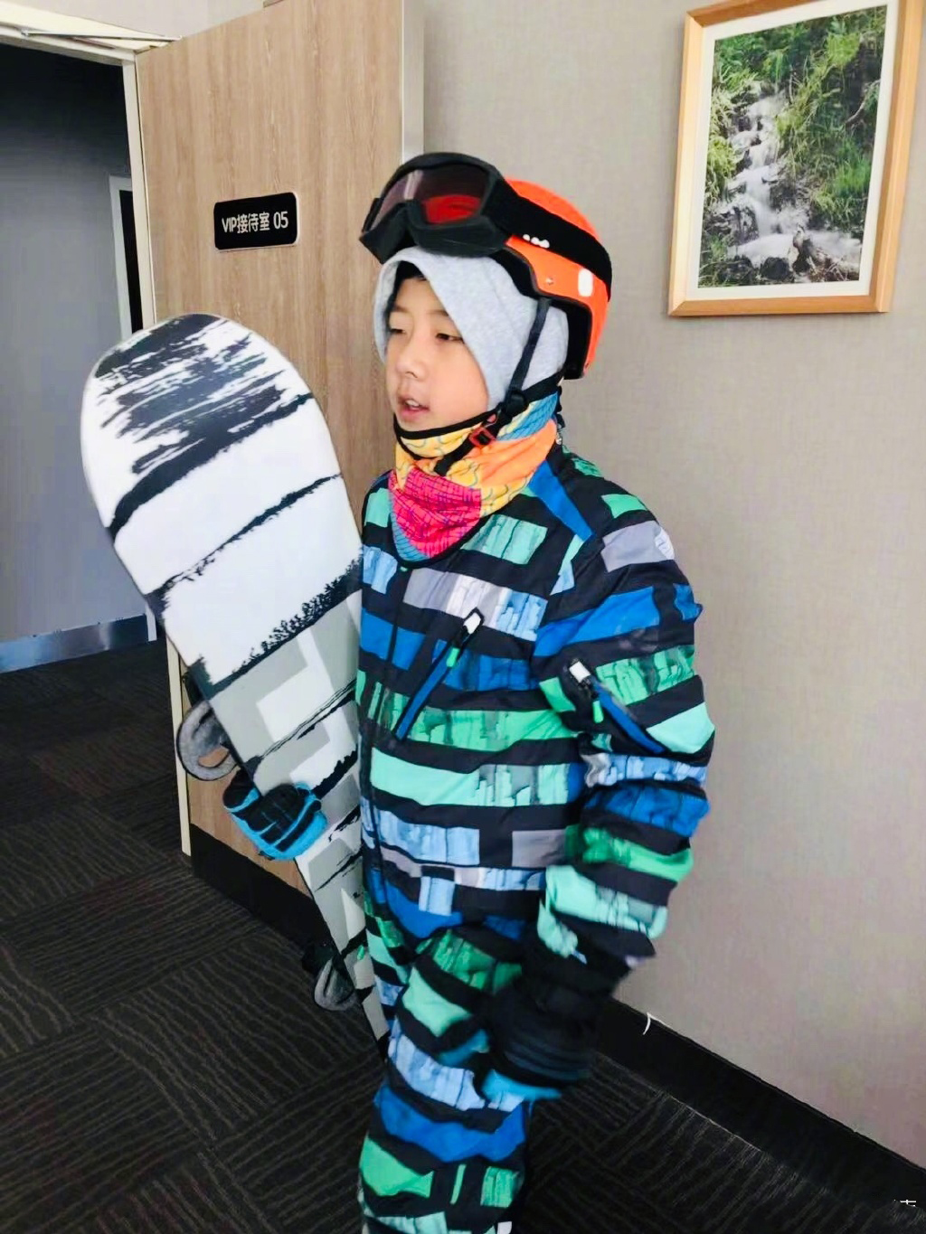 郭子睿12岁生日,爸爸郭涛晒照为他庆生,12岁的子睿快有爸爸高了