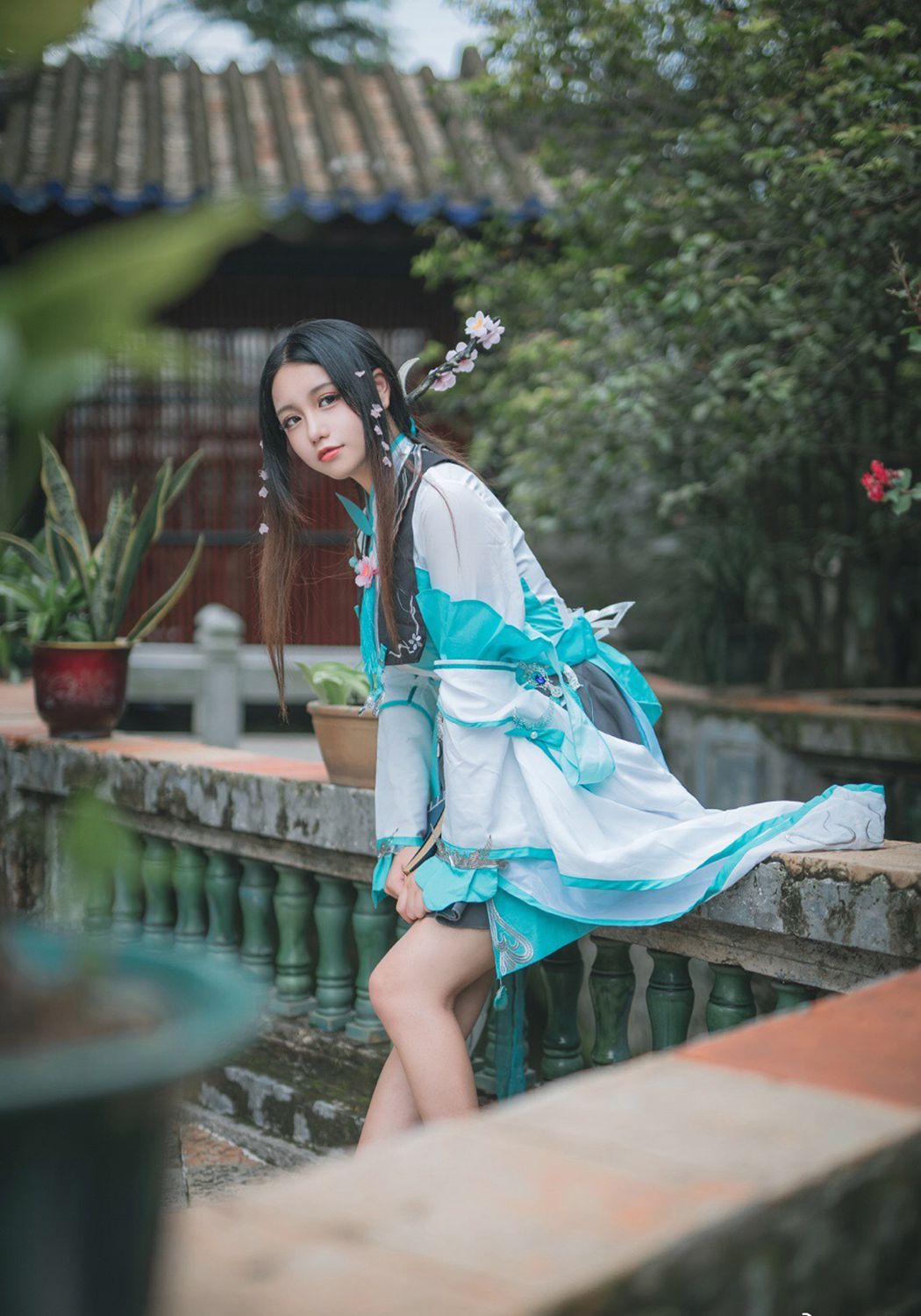 雪河琴萝:-九疑-  摄影后期:st團隊_mr導演  排       版:鱼九_九九归