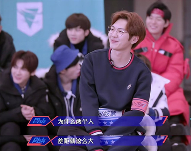 《以团之名》何屹繁被吐槽跟蔡徐坤差距大,尴尬回应:不解释