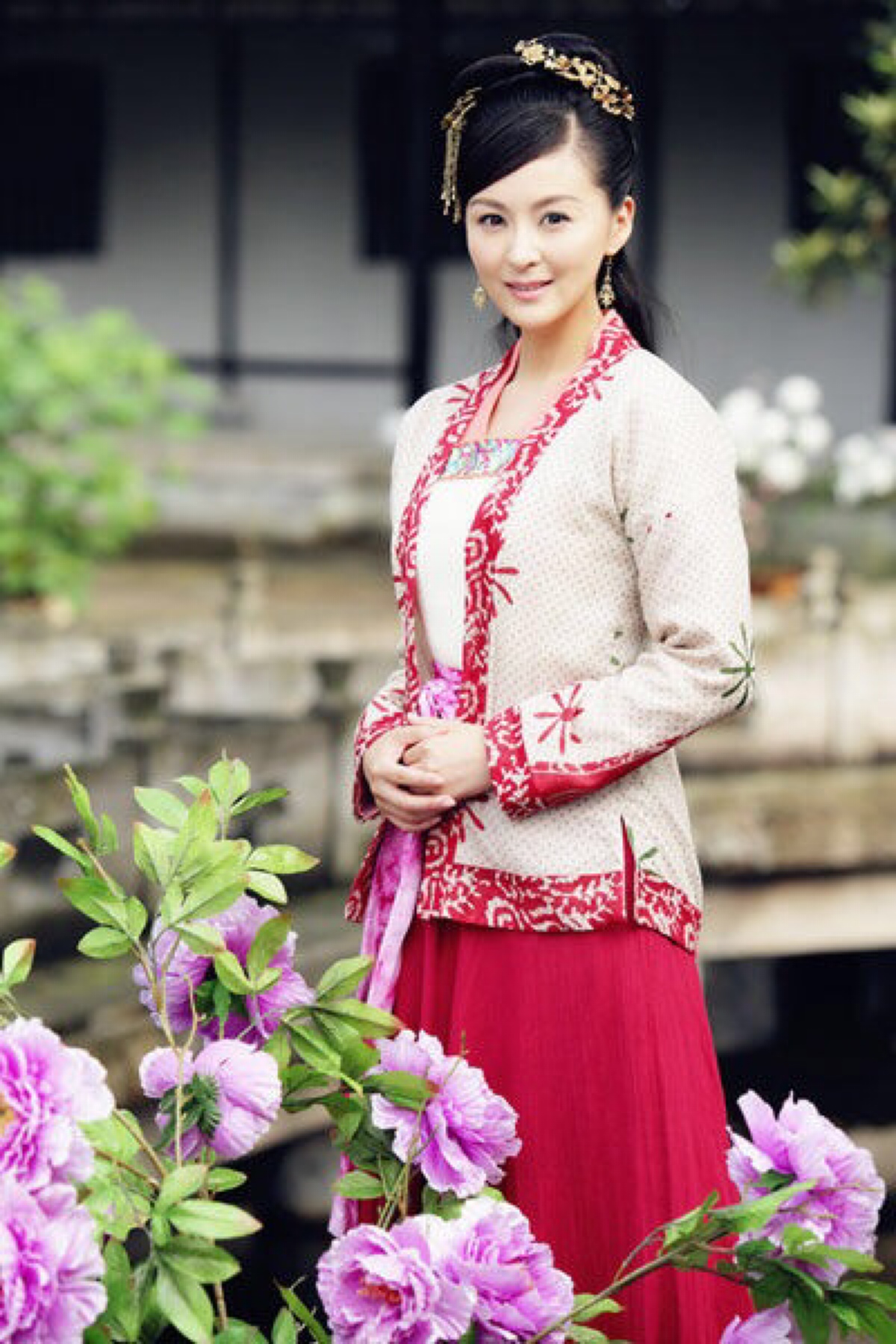 本无意嫁入豪门的她,家庭幸福美满,如今36岁依旧美如少女