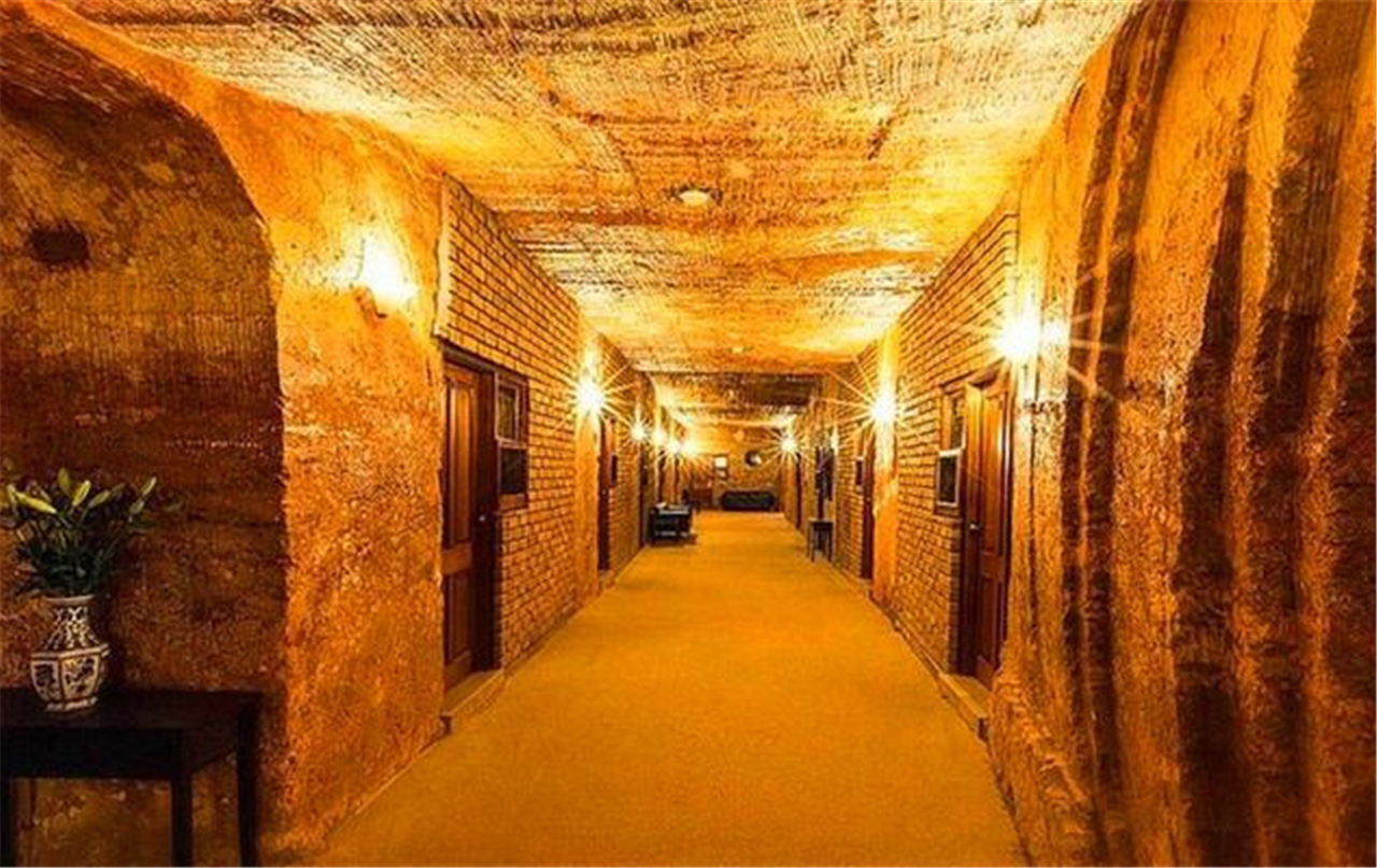 世界上最深的地下酒店图片