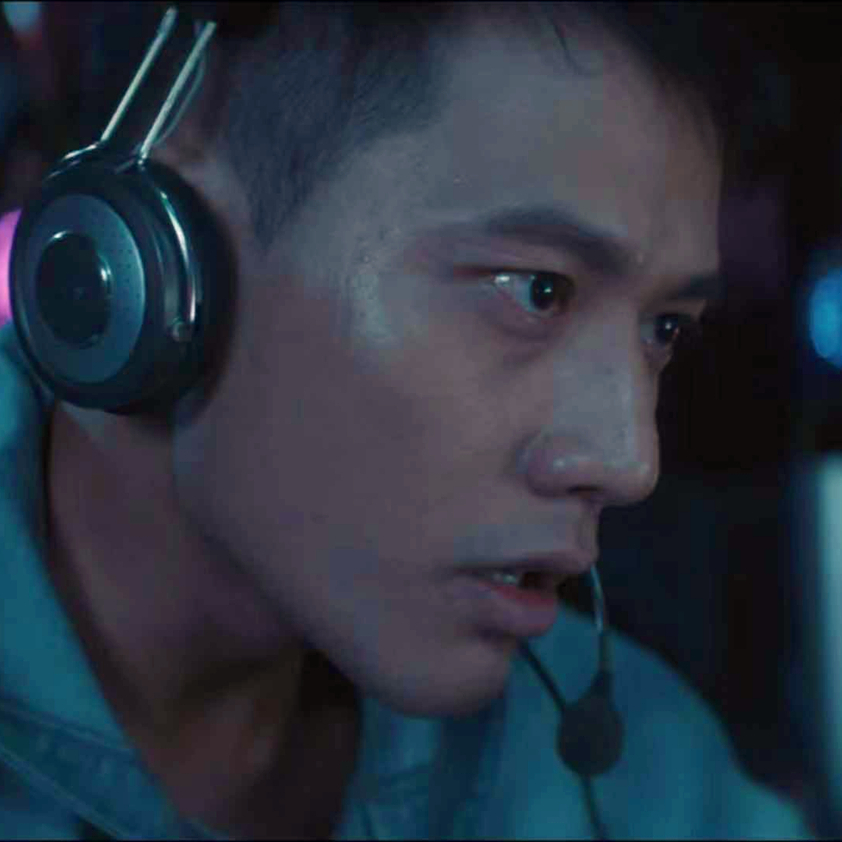 网剧《唐人街探案》变大型"吃鸡"现场,神秘的黑衣人会是谁呢