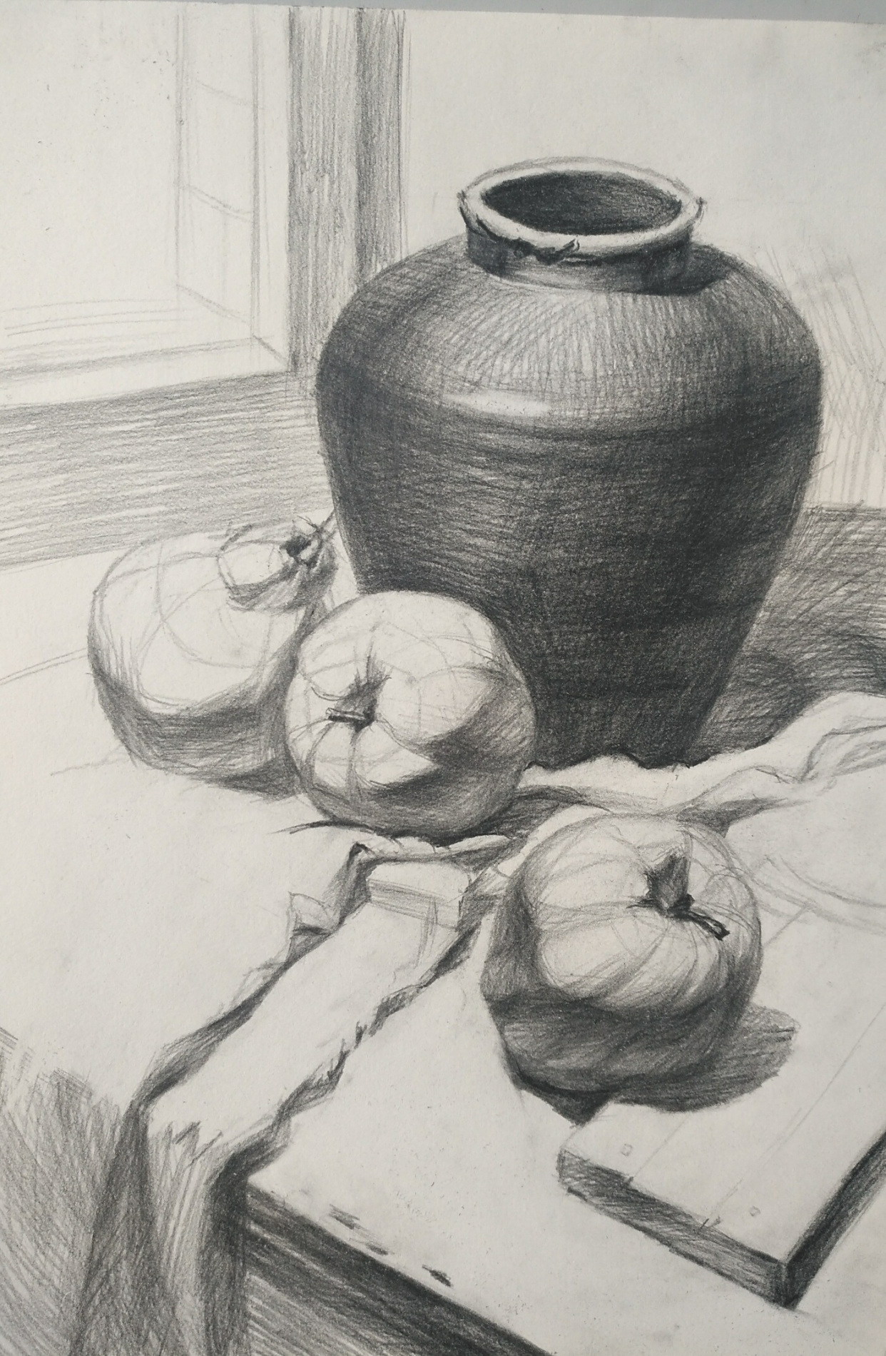 明暗素描:罐子与苹果画法步骤图解