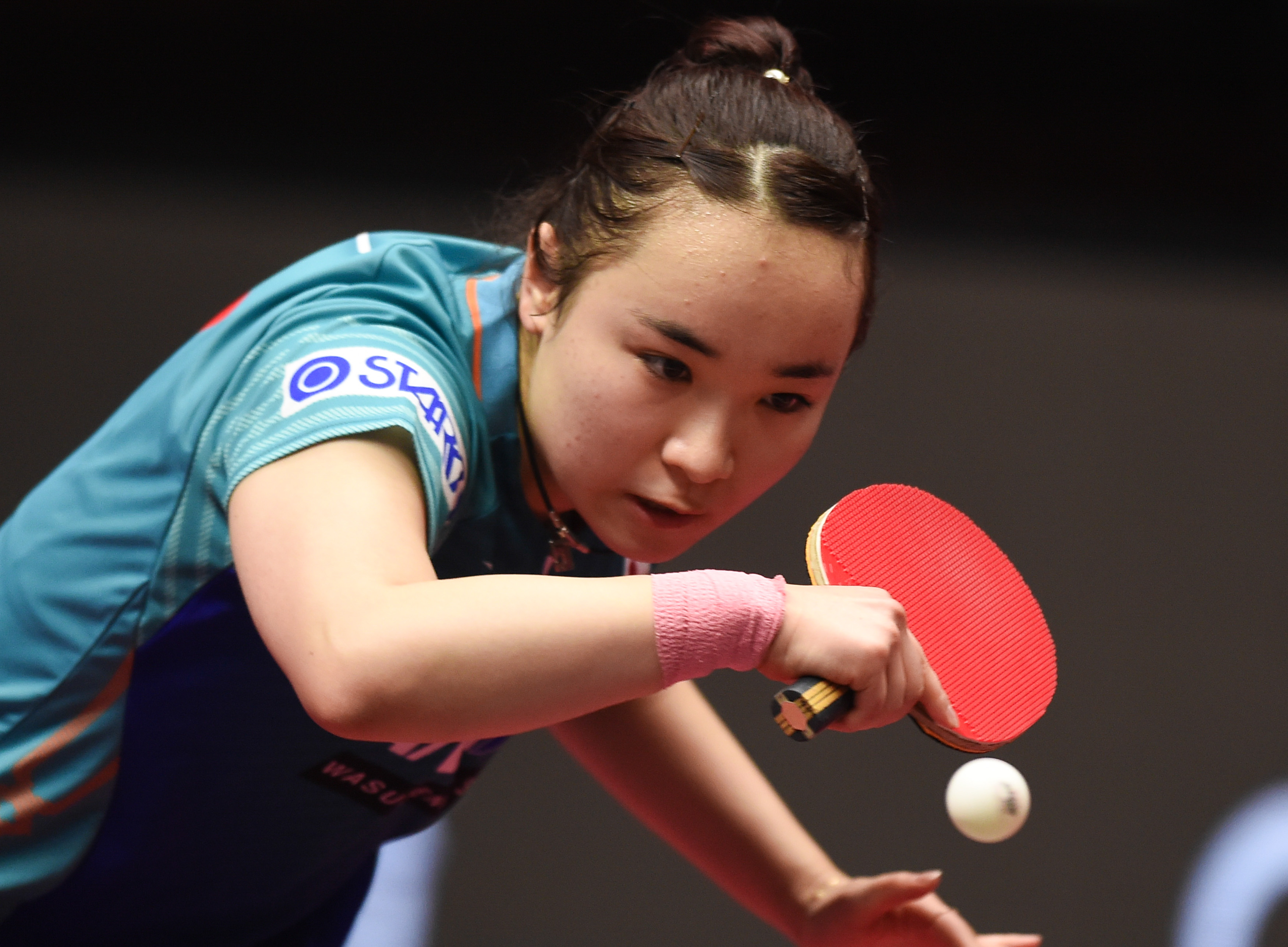 伊藤美诚获女单亚军    3月8日,伊藤美诚在比赛中发球