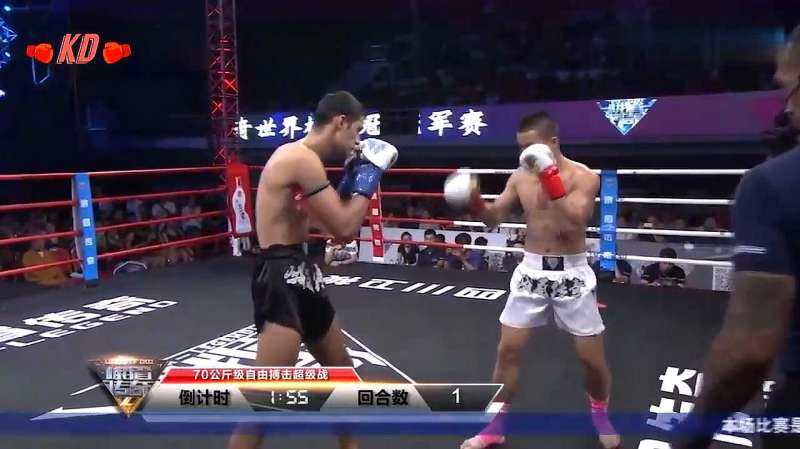 前手击腹、后手击头,中国第一个世界泰拳锦标赛冠军,就是强硬,体育,拳击,好看视频